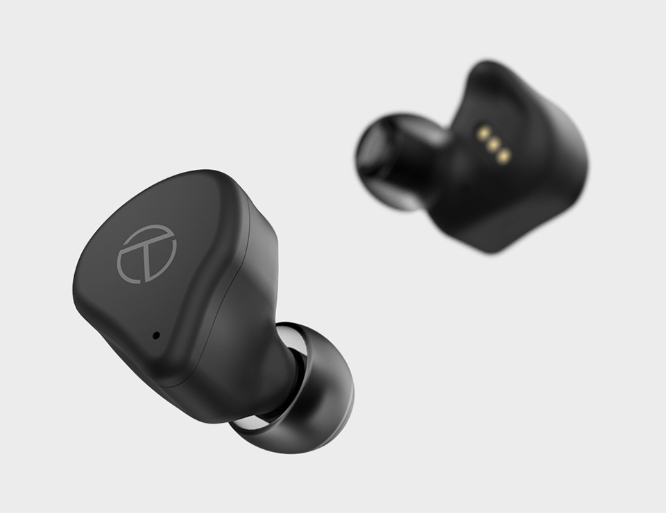 TRN BT1 earbud close