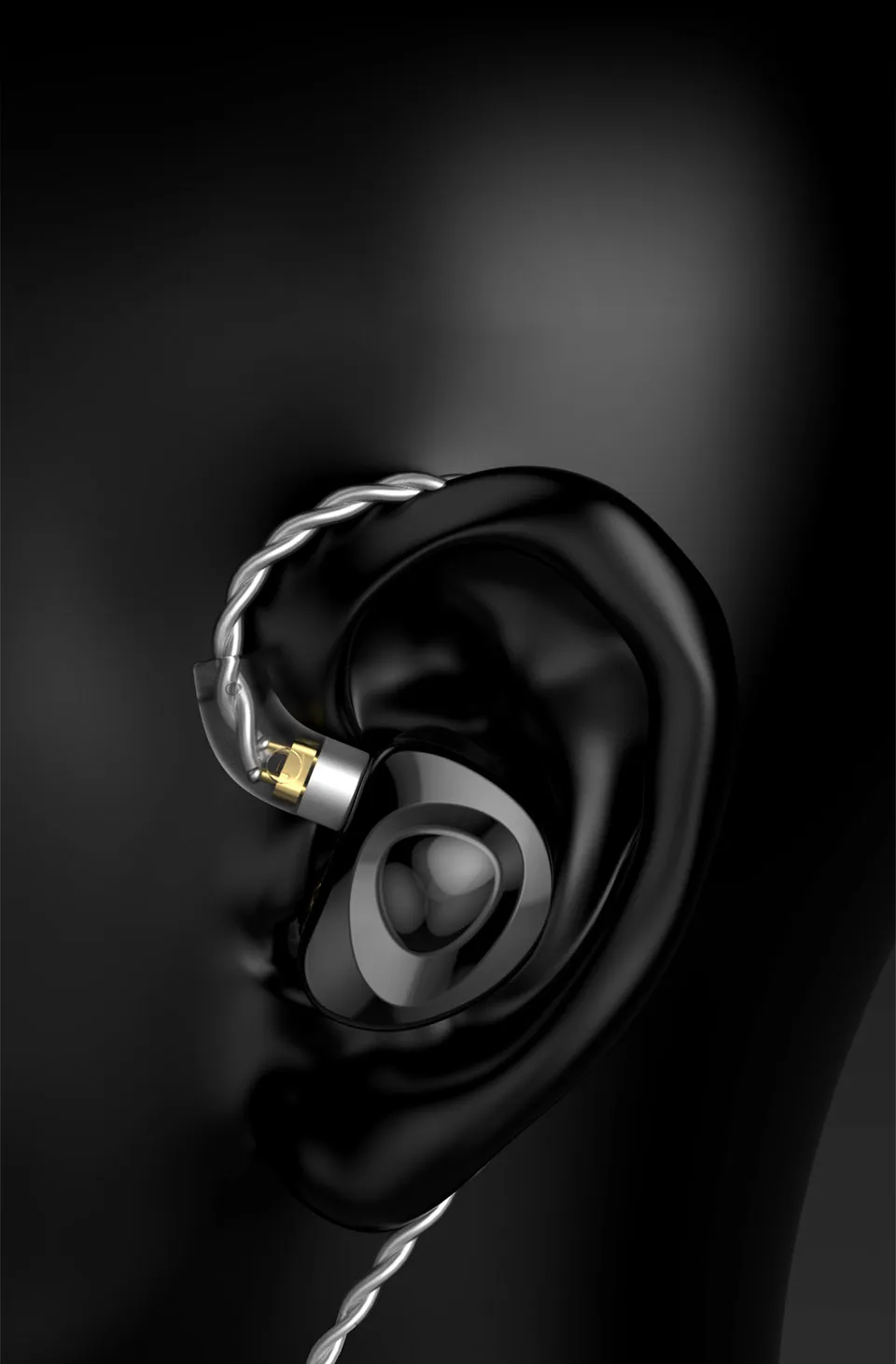 TRN MT4 in ear