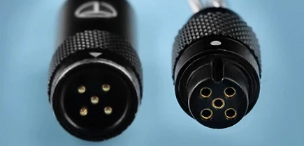 5-pin jack and 5-pin cable