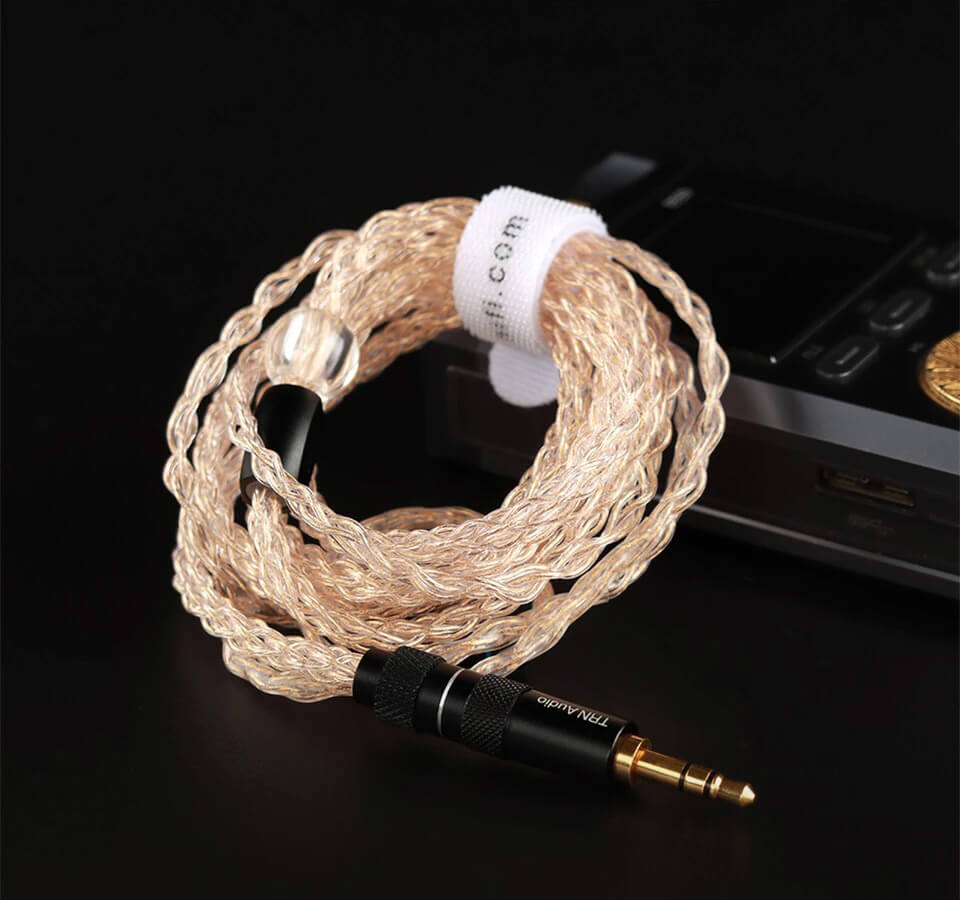 TRN TX cable connected to TRN VX PRO earphone